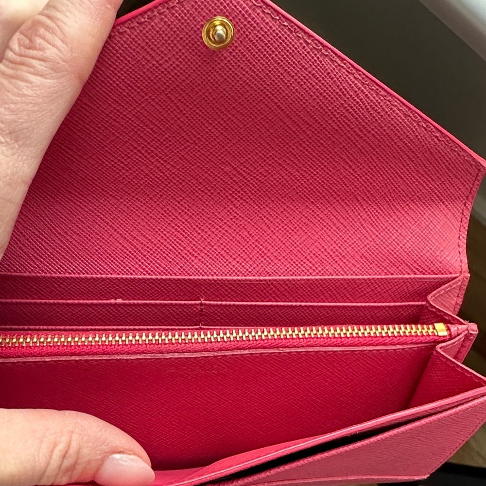 Prada 💕Magenta Envelope Wallet / Clutch with Gold Hardware - like new!! - Picture 4 of 15